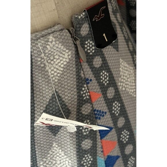 Hollister Mini Skirt Juniors Size 1 Boho Gray Geometric Triangles Summer NEW - Picture 3 of 3